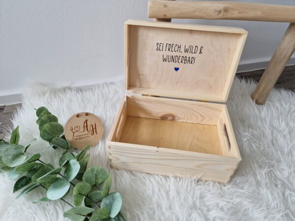 Personalisierte Erinnerungsbox aus Holz – Bild 10