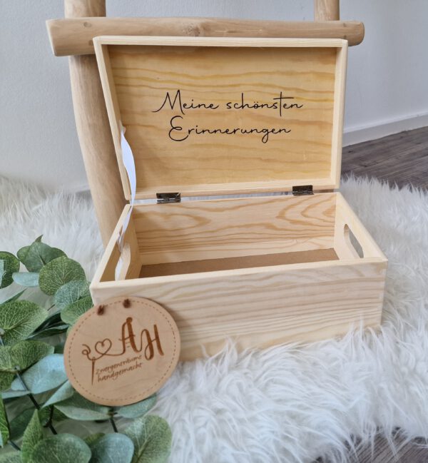 Personalisierte Erinnerungsbox aus Holz – Bild 11