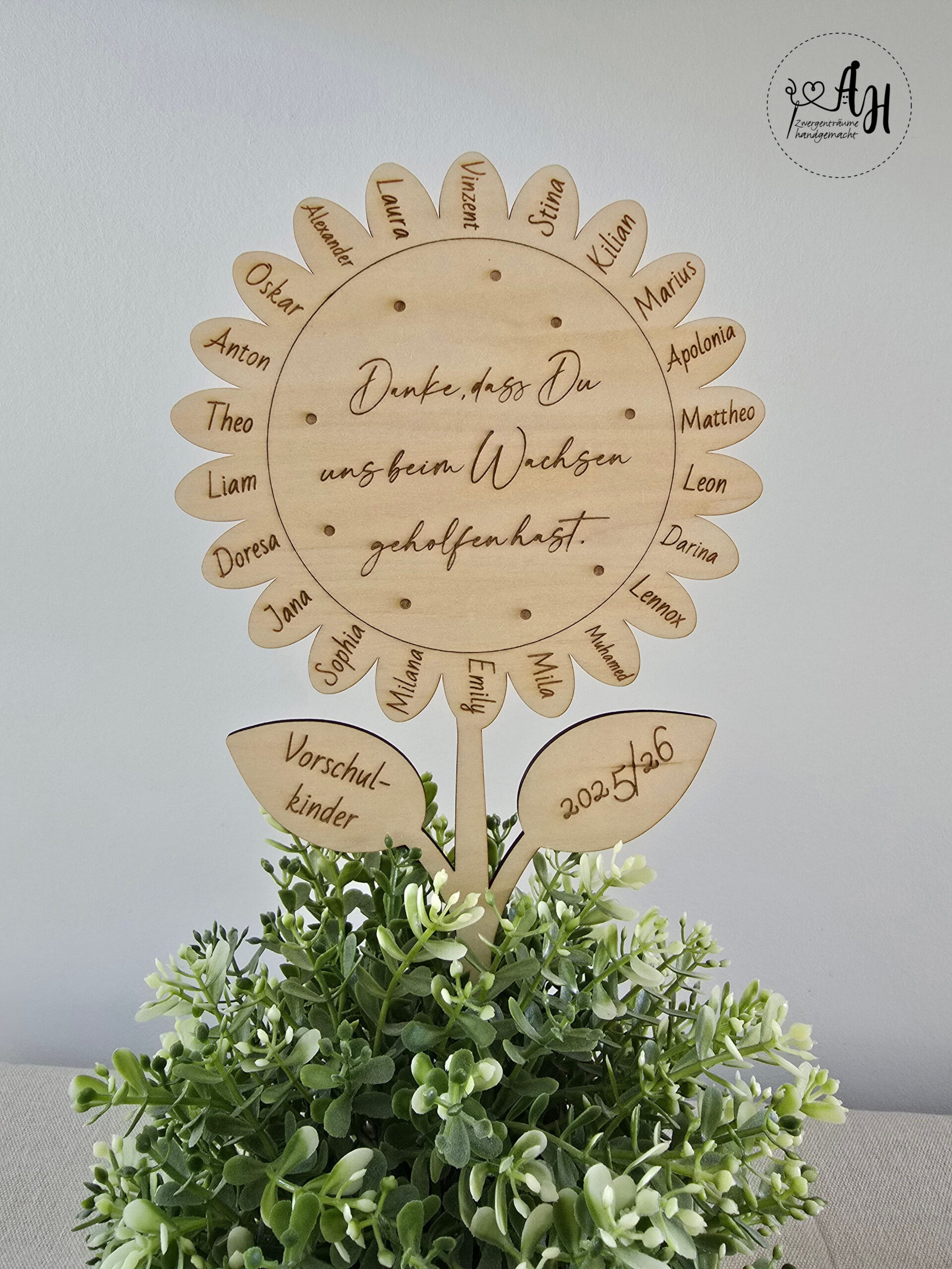 Abschiedsblume aus Holz personalisiert | Geschenk für Erzieherin oder Lehrerin | Kindergarten- & Schulabschied | Holzblume mit Kindernamen