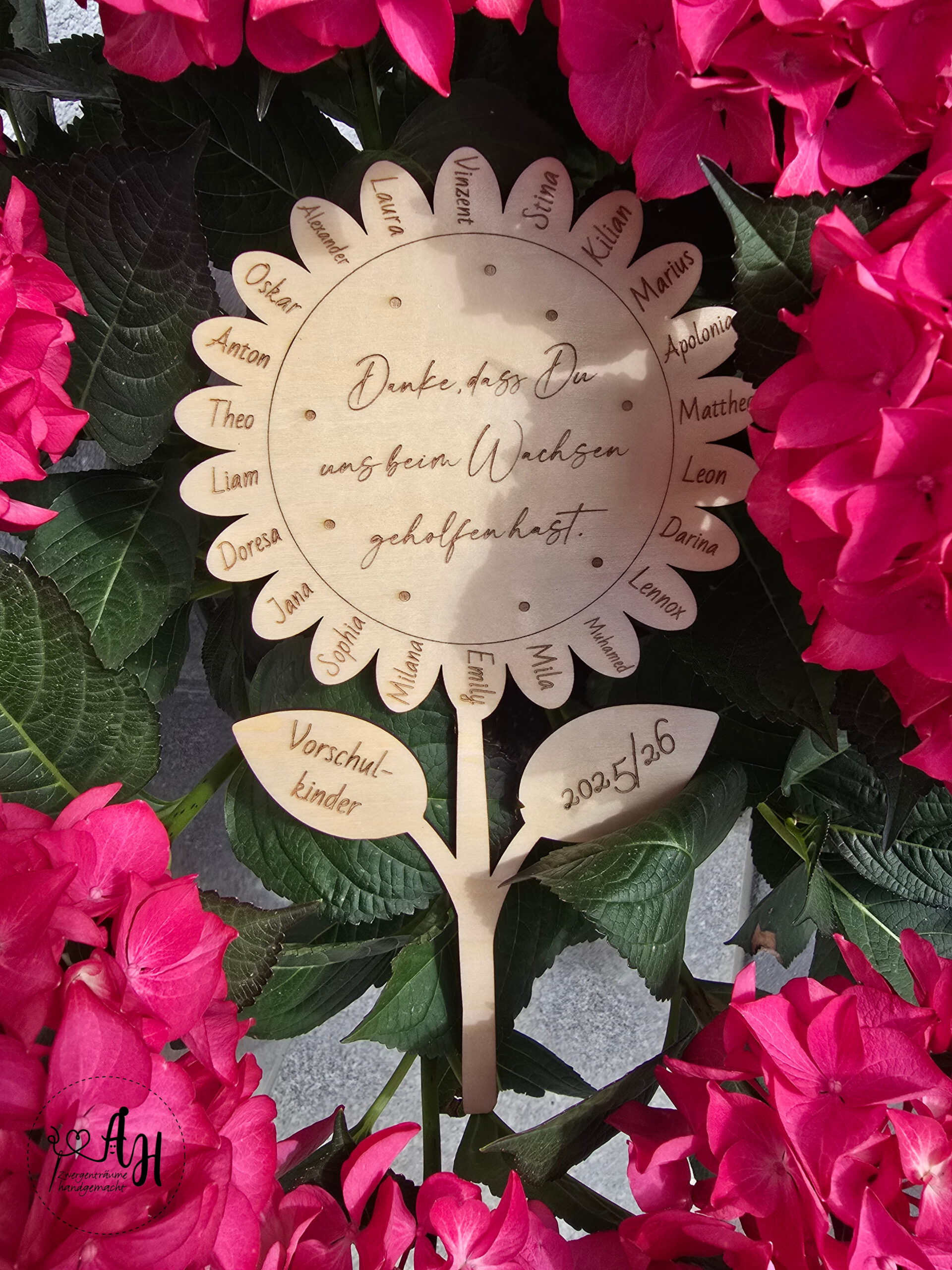 Abschiedsblume aus Holz personalisiert | Geschenk für Erzieherin oder Lehrerin | Kindergarten- & Schulabschied | Holzblume mit Kindernamen – Bild 3